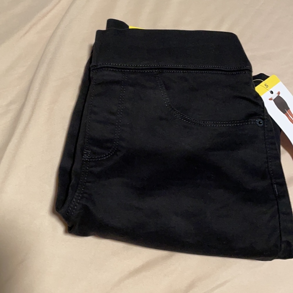 Shorts - Picture 5 of 6